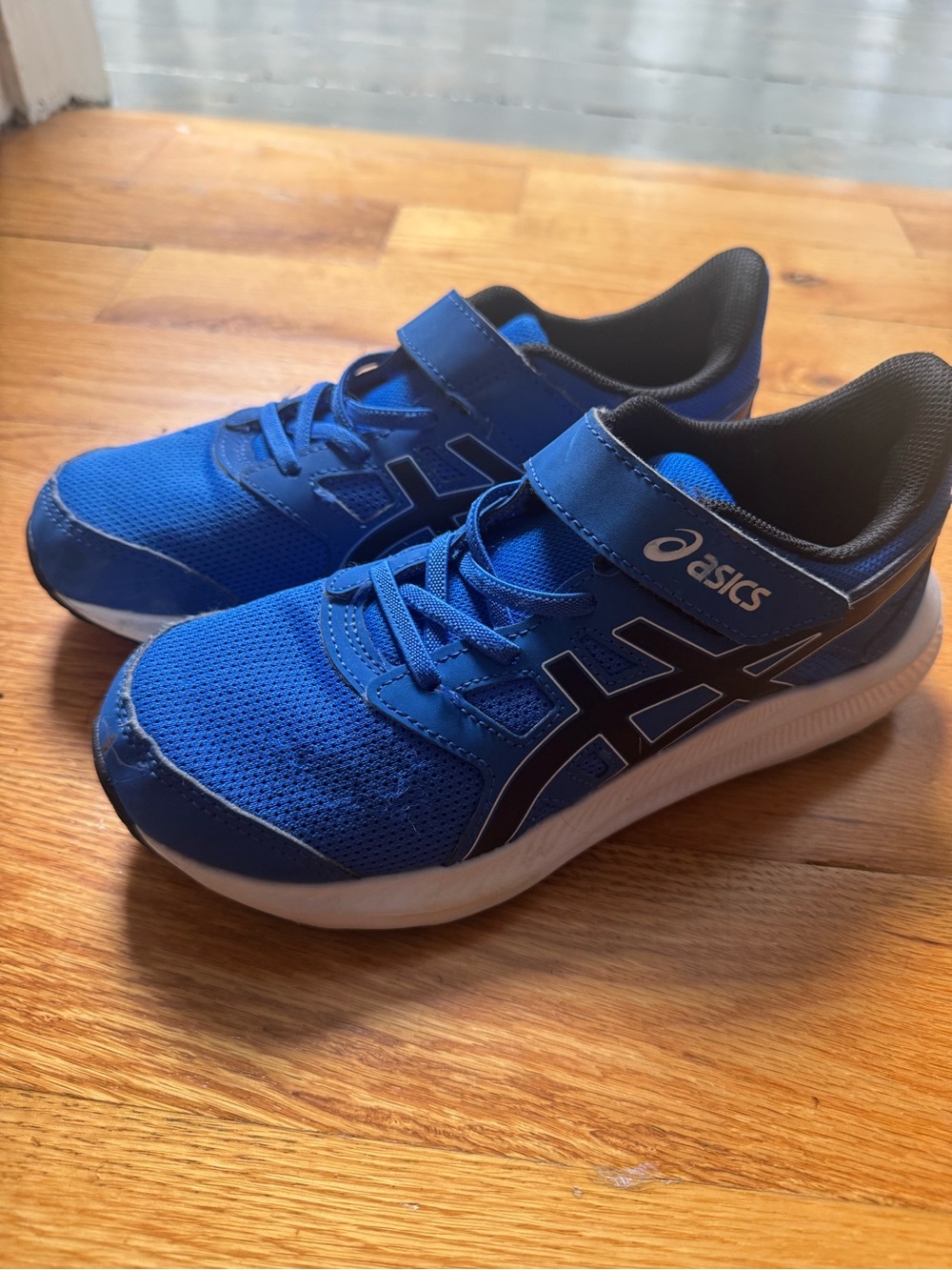 Asics Kids Royal Blue and Black Hook-and-Loop Athletic Sneakers